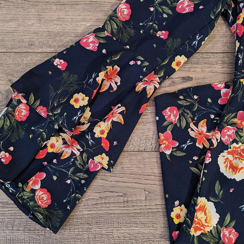 EUC Atmosphere Floral Dress with zipper and bow